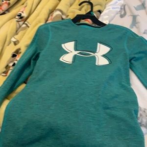 Under armor long sleeve shirt